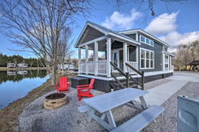 Blue Ridge Mountain Escape Waterfront Tiny House!